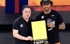 比肩姚明！古德温当选FMVP：成上海队史第2人 外援历史第9人
